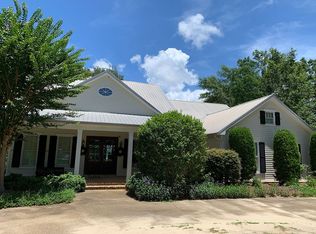 1127 Iberville Dr, Ocean Springs, MS 39564