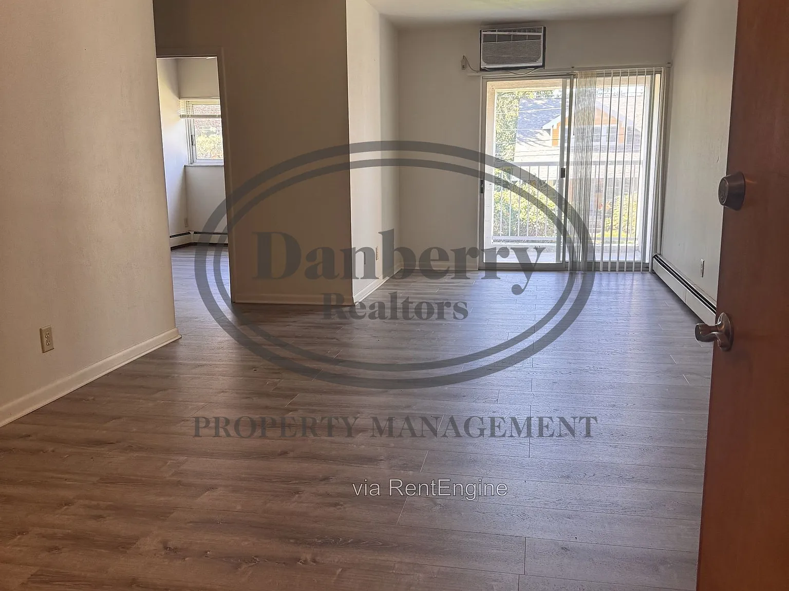 1 bed, 1.0 bath, 600 sqft, $675 — Photo 2