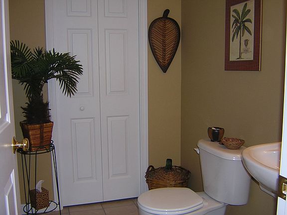 Great 1/2 bath on 1st floor