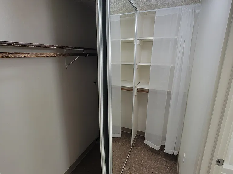 Nob Hill Apartments — Photo 7