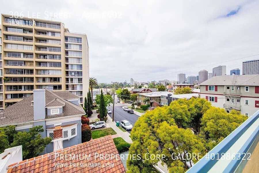 Bel Aire Apartments — Photo 1