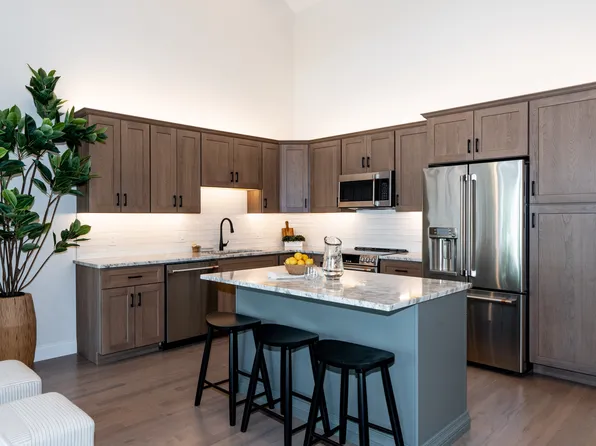 26 Daybreak Ln, Windham, ME 04062