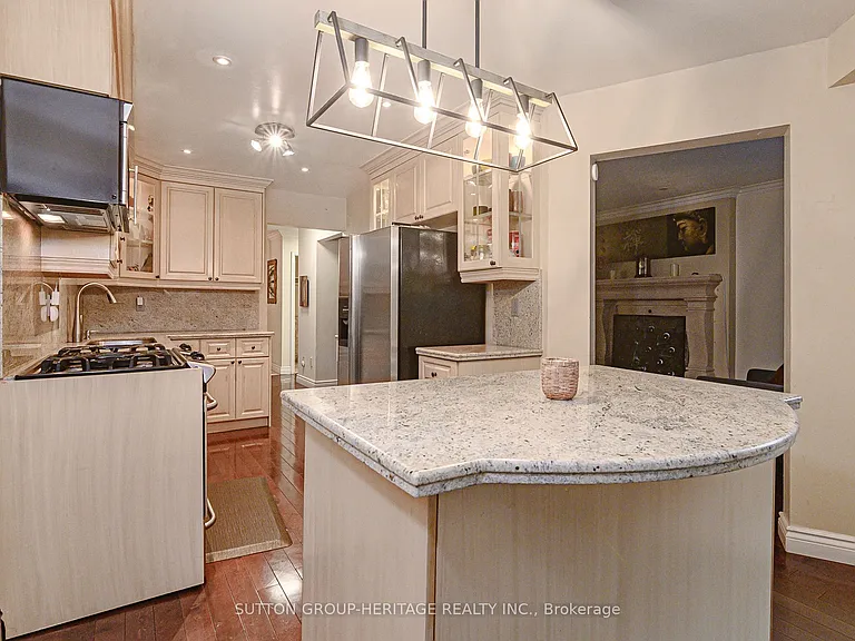 209 Bassett Blvd — Photo 13