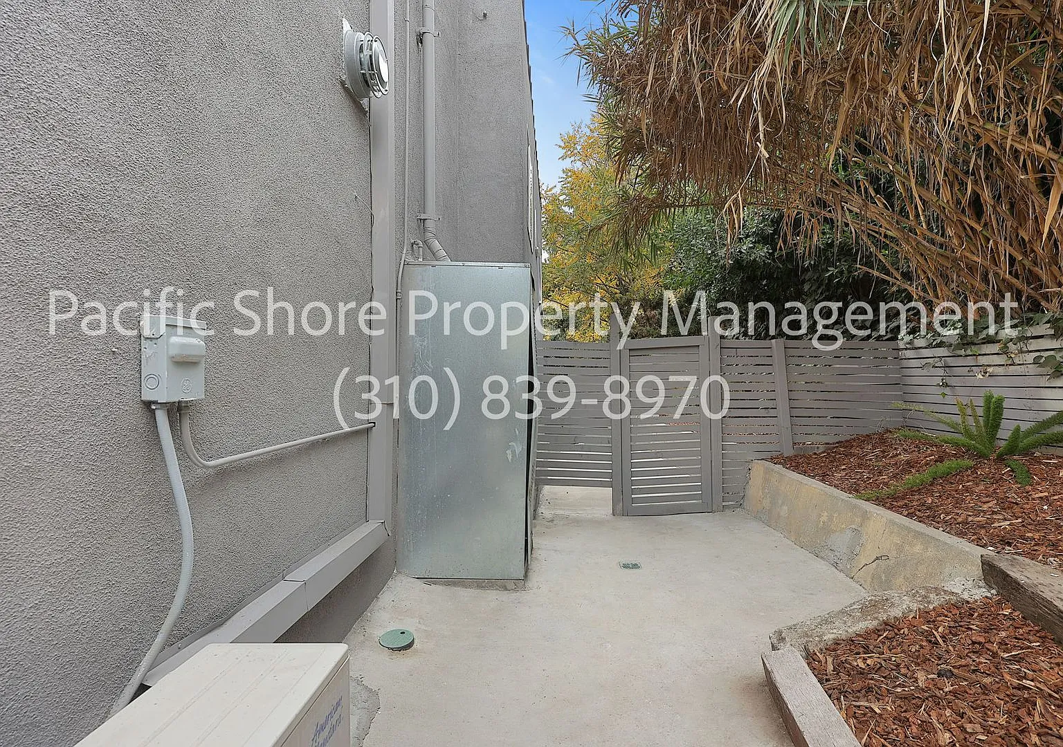 Hyperion Apartments — Photo 3