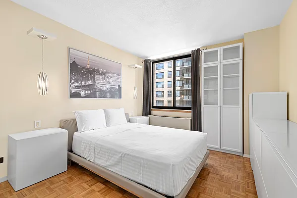 Rented by Douglas Elliman | media 20