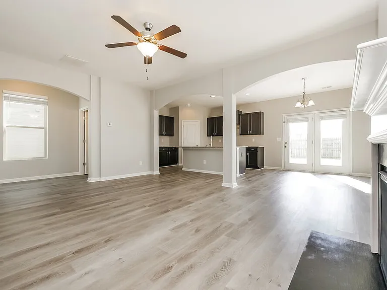 2632 Cornwall Dr — Photo 4