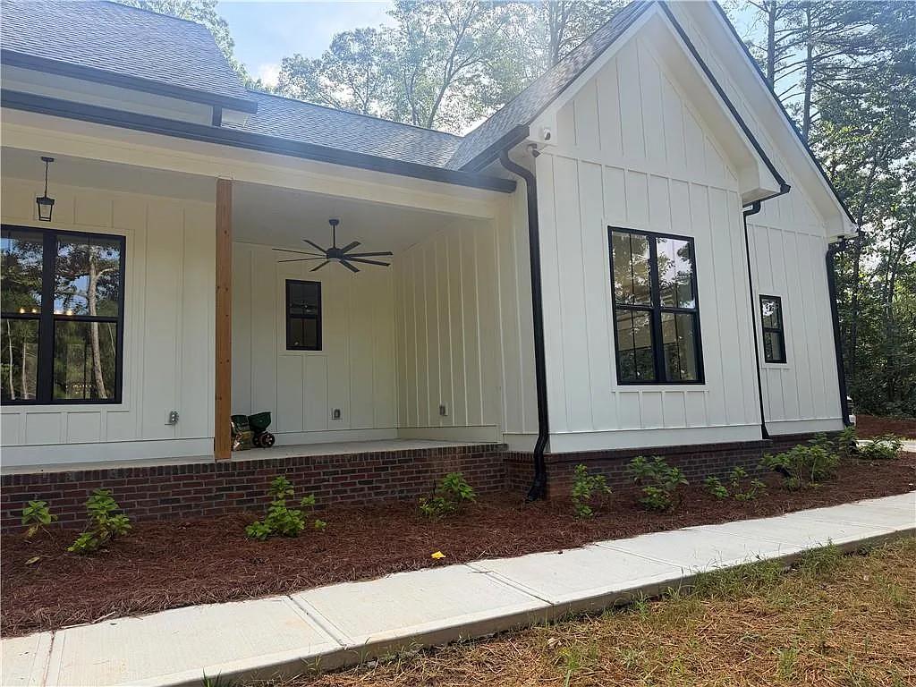 4 bed, 3.5 bath, 2972 sqft, $3,495 — Photo 4