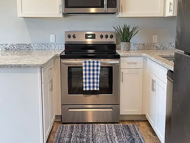 121 Bellbrook Ln — Photo 1