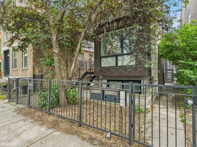 921 N Honore St #B, Chicago, IL, 60622
