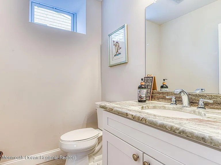 346 South Blvd — Photo 41