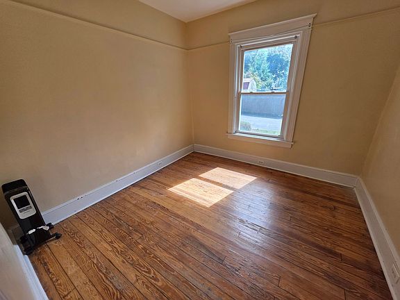 4th image of 35 Manitou Ave #1