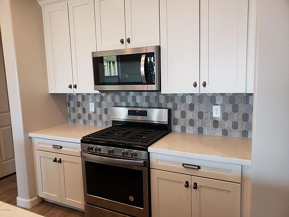 4th image of 14428 W Dahlia Dr