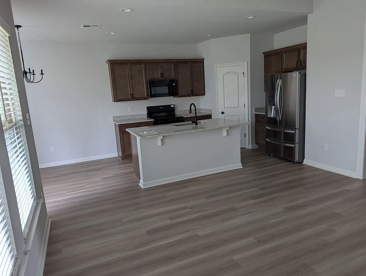 Building Photo - 132 Segovia Way