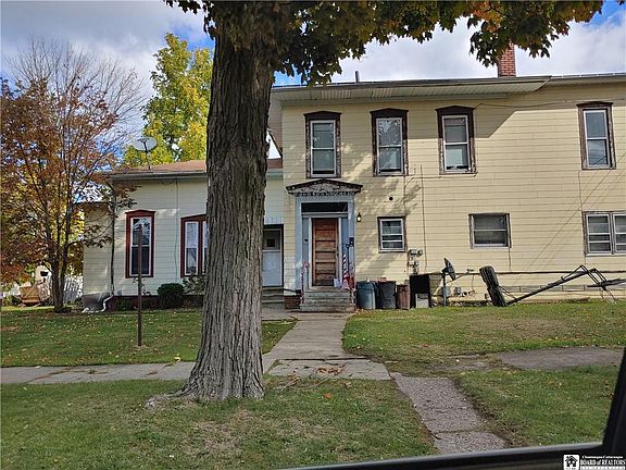 2nd image of 26 E Courtney St