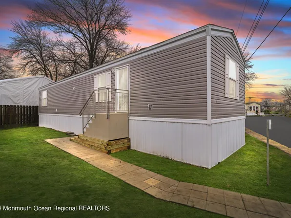 38 Bayshore Mobile Mnr, Hazlet, NJ 07730