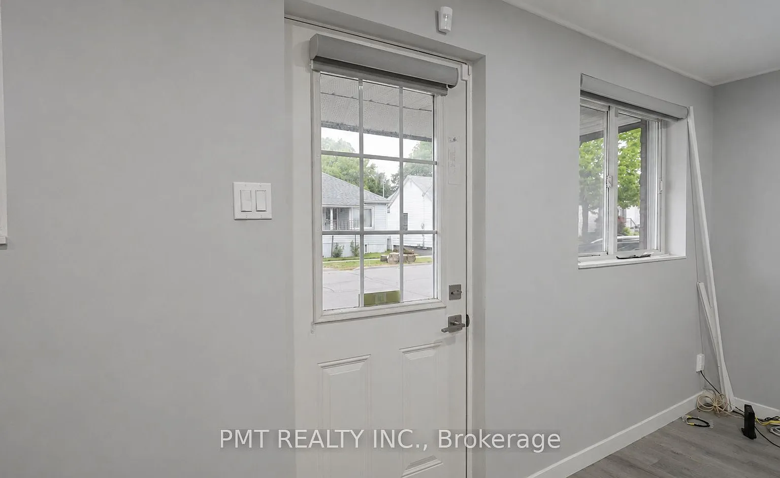 3 bed, $2,050 — Photo 2