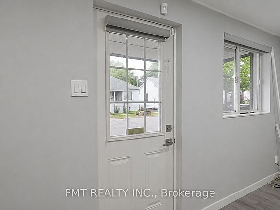 2nd image of 109 Nassau St