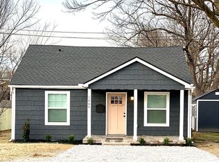 1204 W Center Ave, Springdale, AR 72764