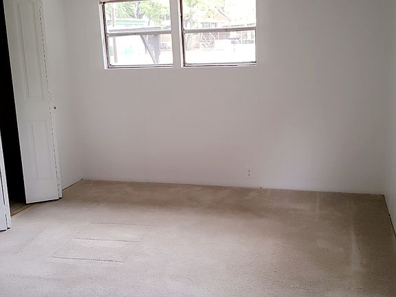 4th image of 408 Wood Dr