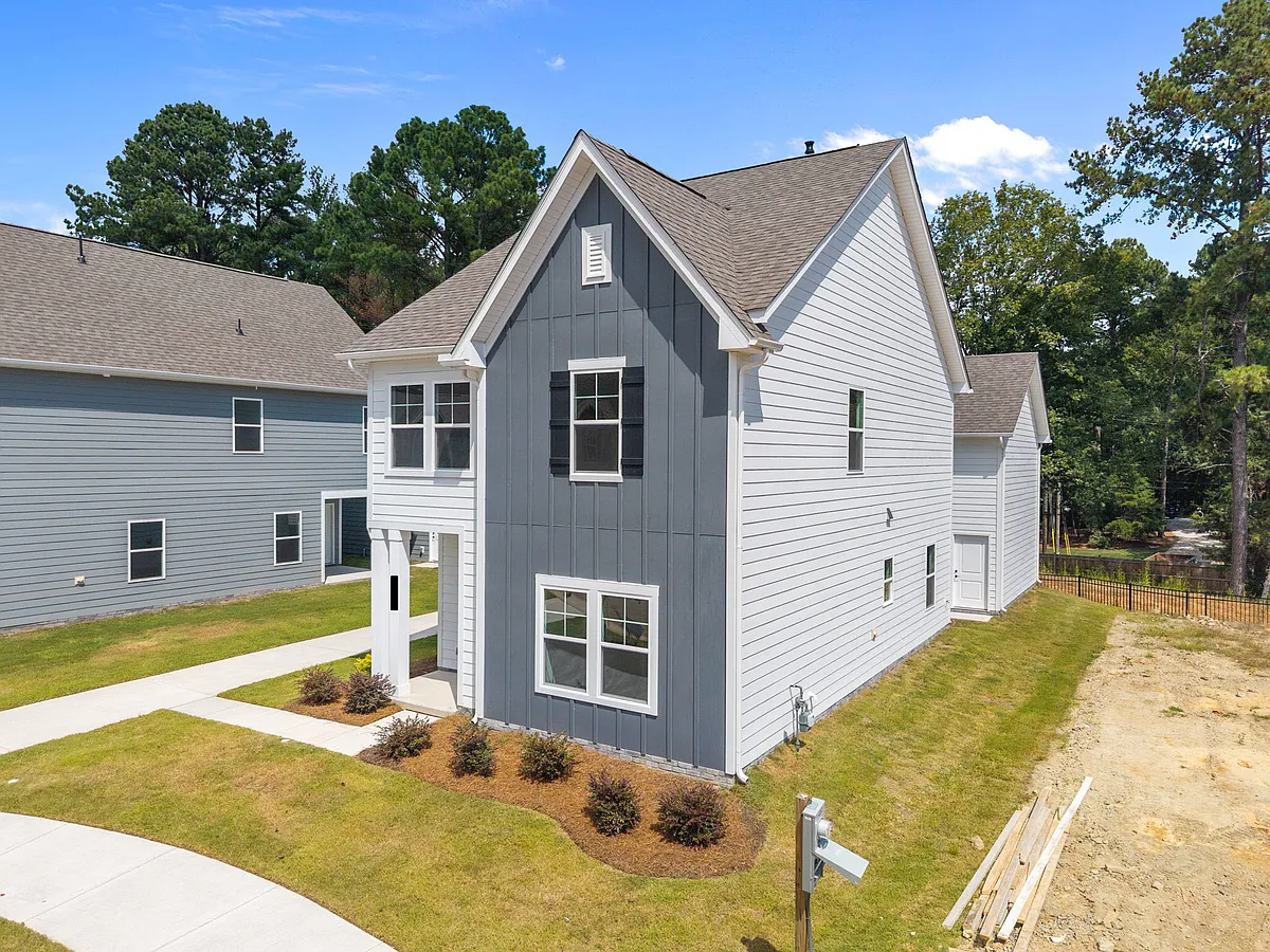 Plenty of off-street parking. - 4045 Grommet Ct