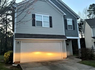 904 Lobdale Falls Dr, Lawrenceville, GA
