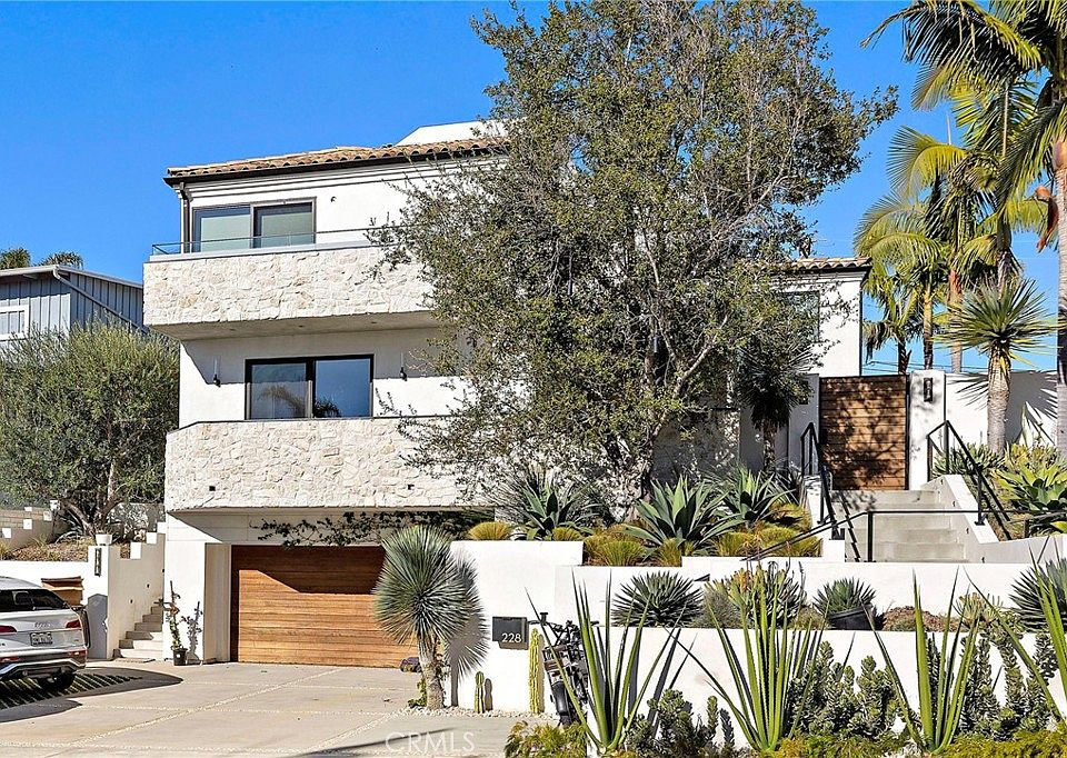 1st image of 228 W Avenida Cordoba