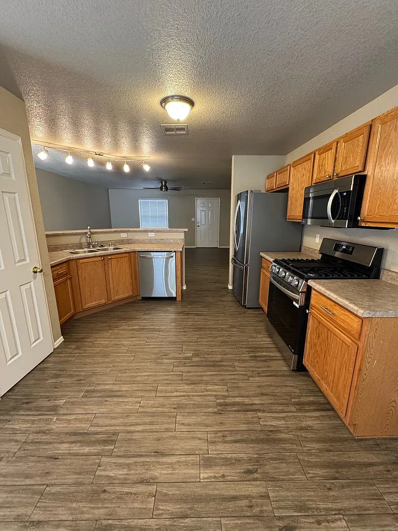 *$500 off first months rentBeautiful 3 Bedroom, 2 Bath Home with Immaculate Backyard — Photo 2