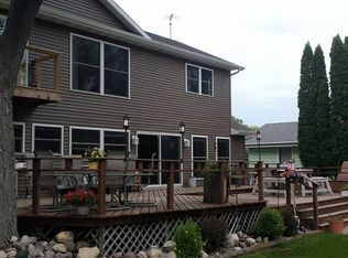 9227 Riverview Ln, Fremont, WI 54940