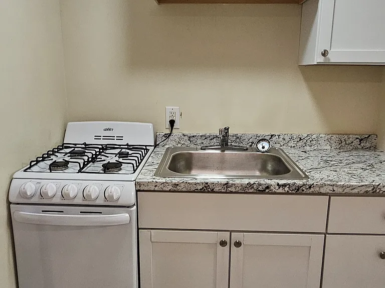 330 W State St #7 — Photo 22
