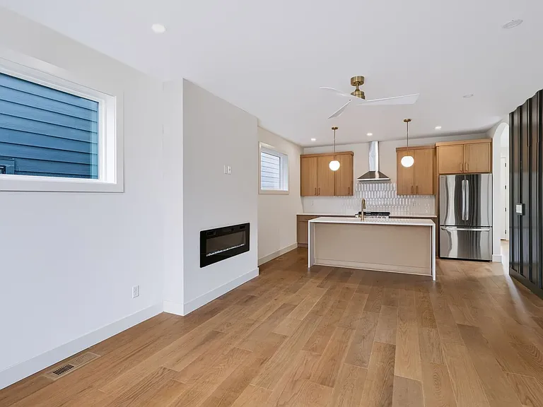2113 Herman St — Photo 17