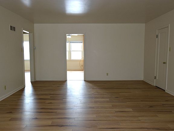 Living Room_01242023