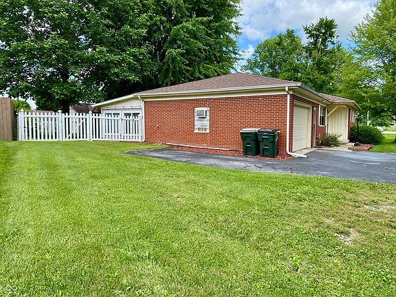 5th image of 438 E Kessing Dr