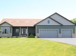 11465 Circle Ridge Ct, Faribault, MN 55021