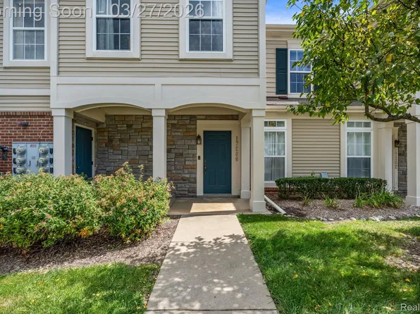 17200 Addington Dr, Walled Lake, MI 48390