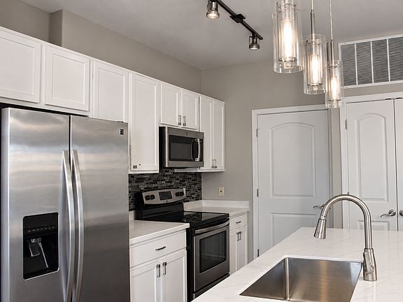 2nd image of 10176 Park Meadows Dr