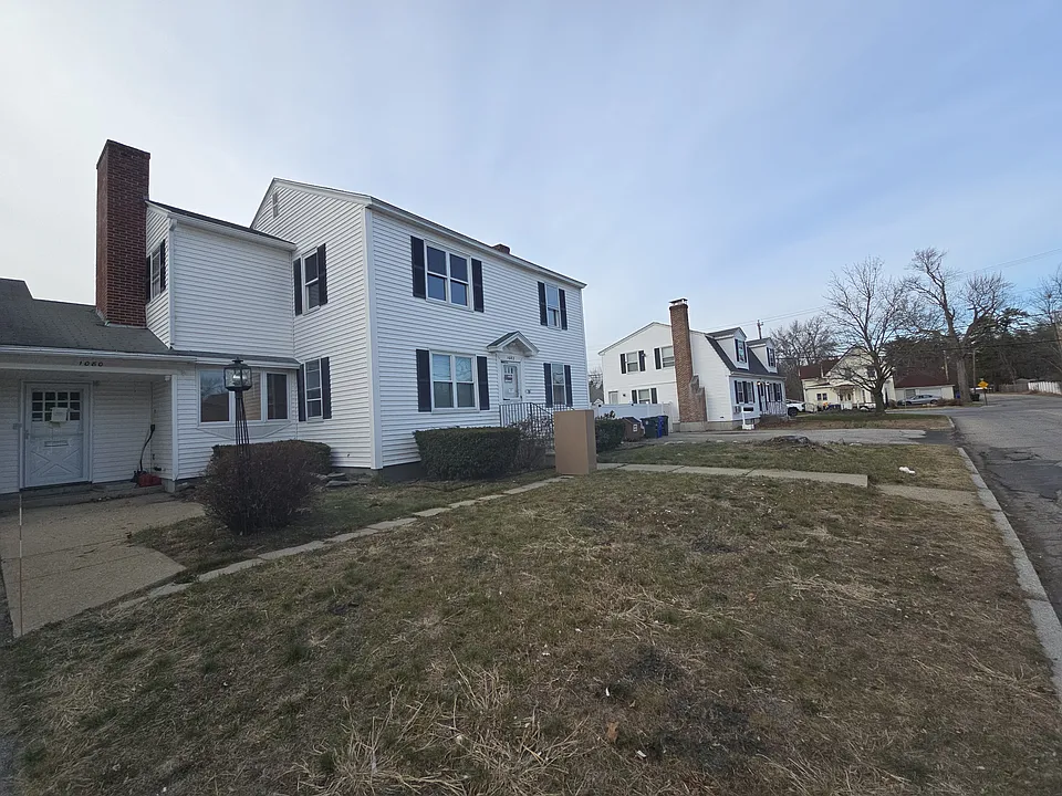 1080 Montgomery St #2