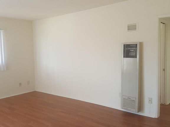 5th image of 5604 Buchanan St APT 04