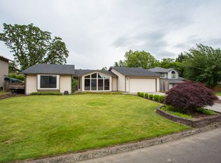 2017 NE 152nd St, Vancouver, WA 98686