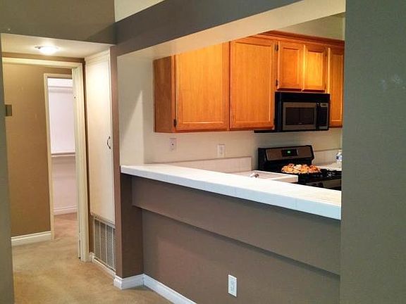 5th image of 1380 W Capitol Dr Unit 108
