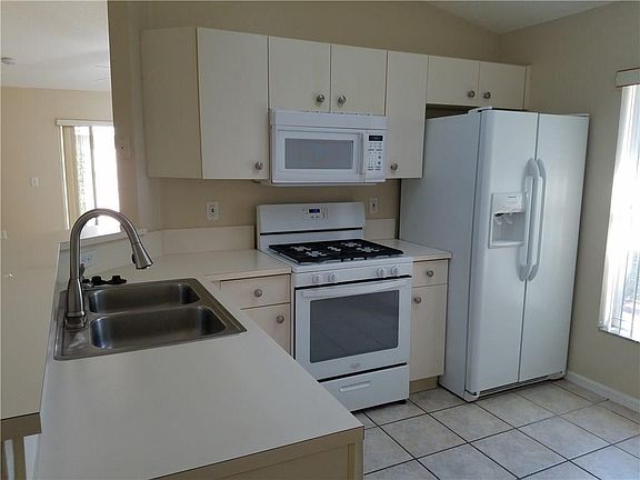 3rd image of 5310 NW 89th Ter
