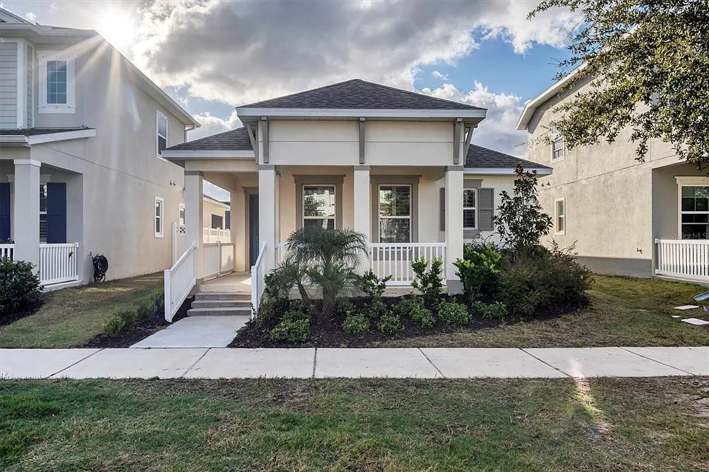 3 bed, 2.0 bath, 1806 sqft, $3,150 — Photo 2