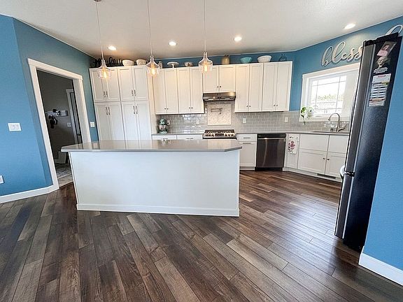 3rd image of 107 Ranchview Ct