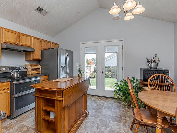 4th image of 156 Old Woolen Mill Ln