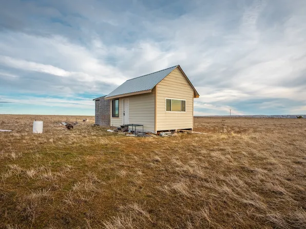 380 Harms Rd, Centerville, WA 98613