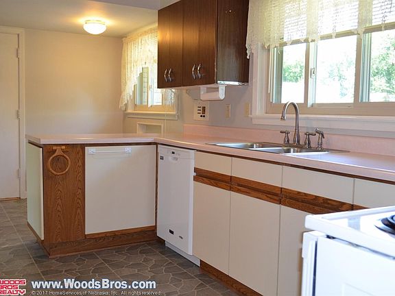 4th image of 3501 Van Dorn St