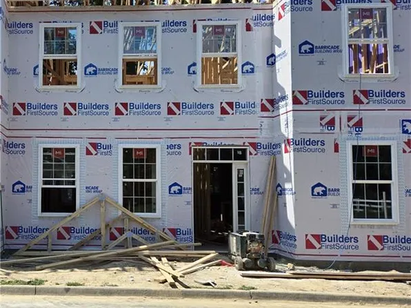 203 Patriots Village Ct, West Point, VA 23181