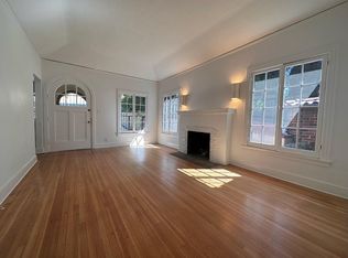 2074 Paramount Dr, Los Angeles, CA 90068