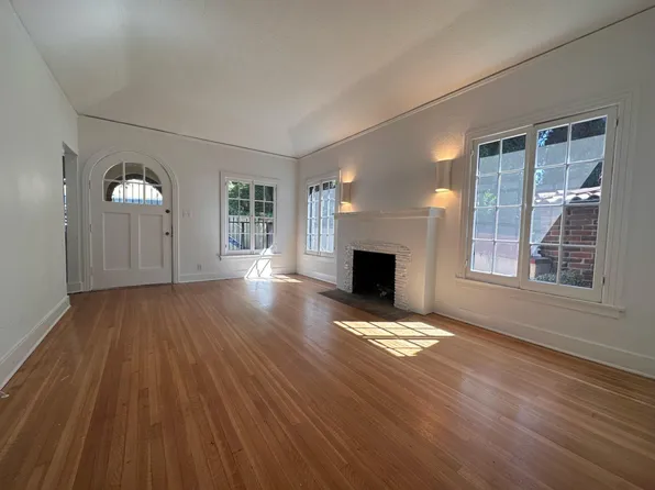 2074 Paramount Dr, Los Angeles, CA 90068