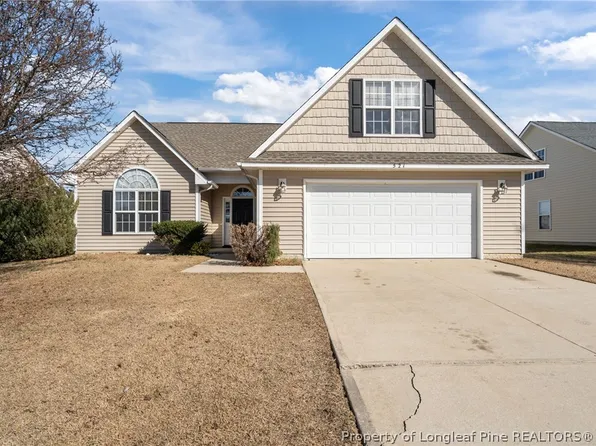 521 Fairfield Cir, Raeford, NC 28376