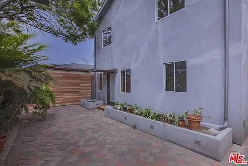 926 California Ave Photo 1